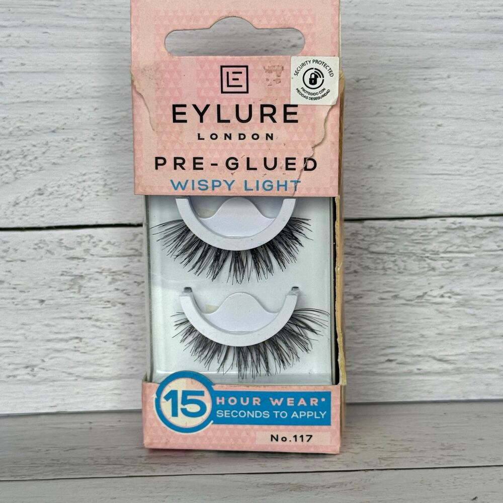 Eylure Pre-Glued Wispy Light Strip Lashes Black No.117 15H Wear 1 Pair